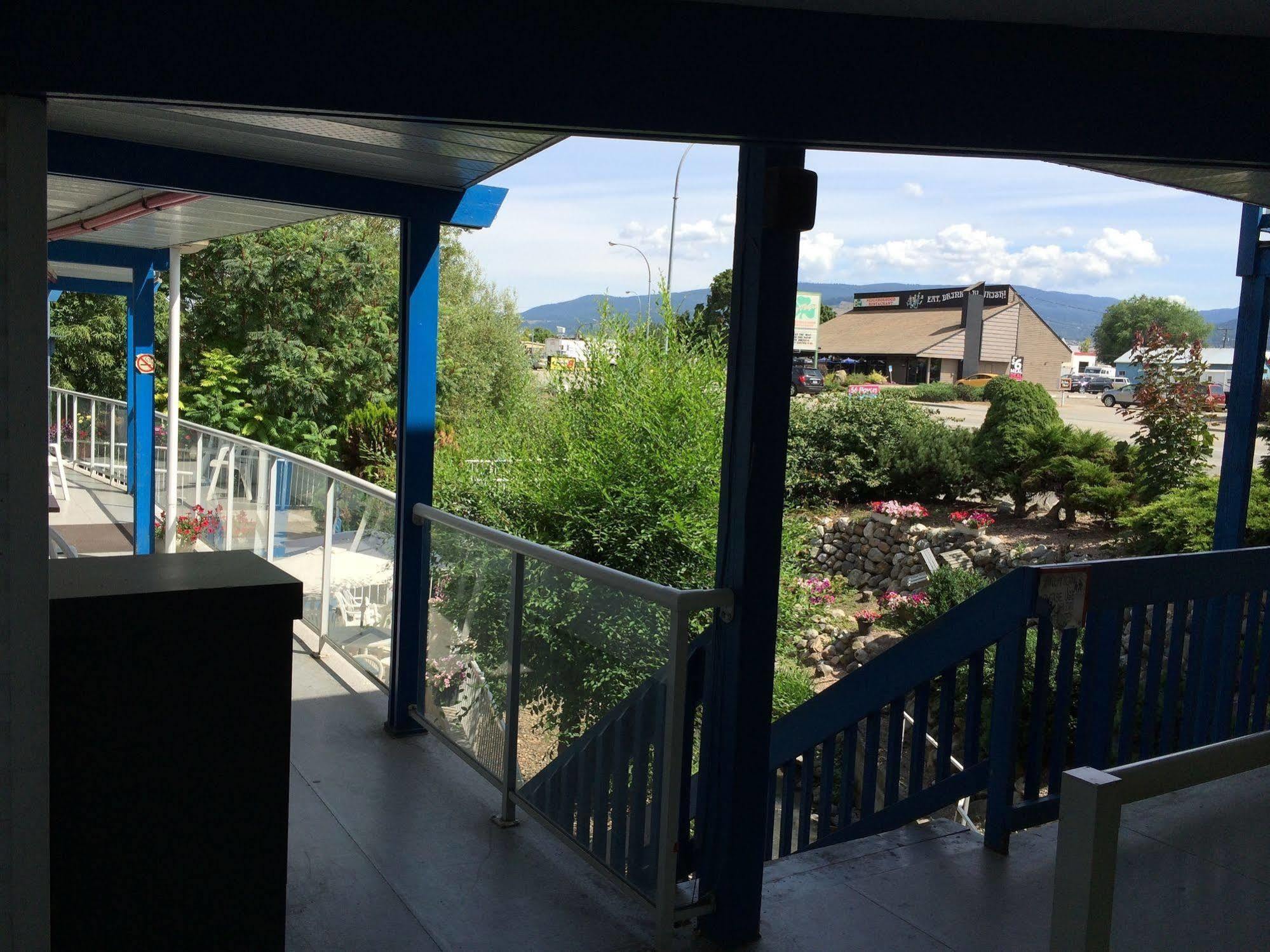 Blue Stream Motel Vernon Dış mekan fotoğraf