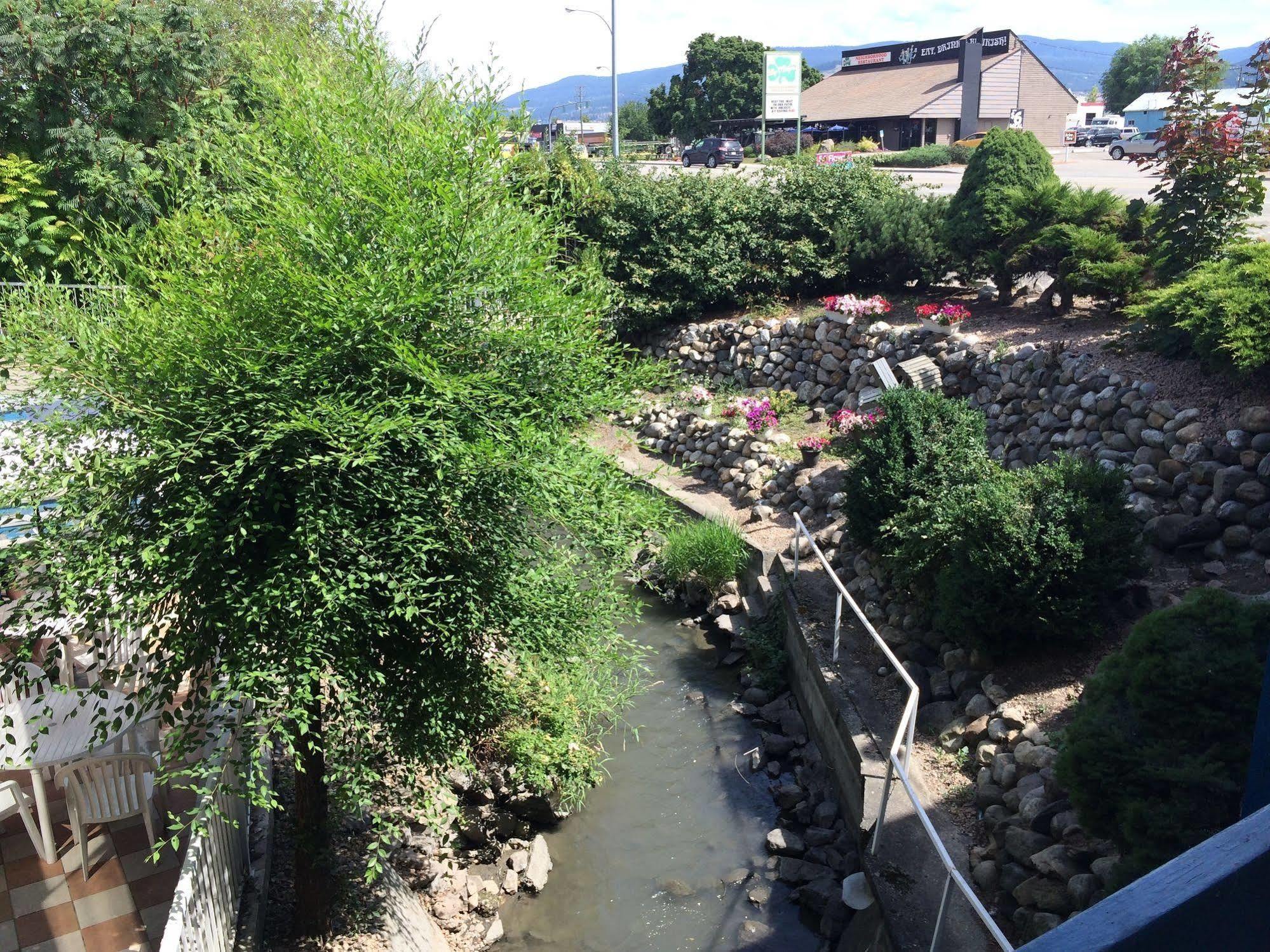 Blue Stream Motel Vernon Dış mekan fotoğraf